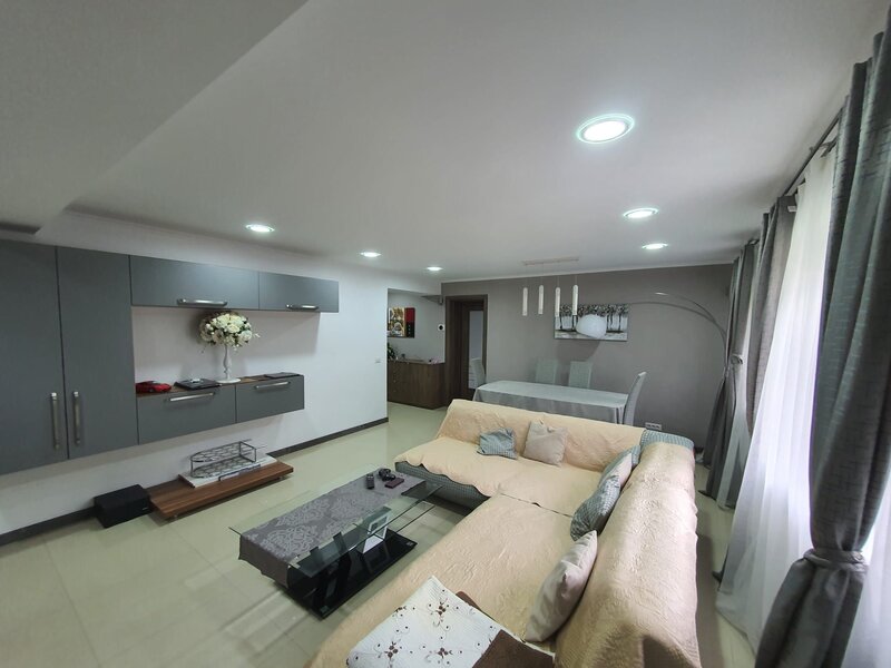 Buftea, 2 parcari, parter, gradina